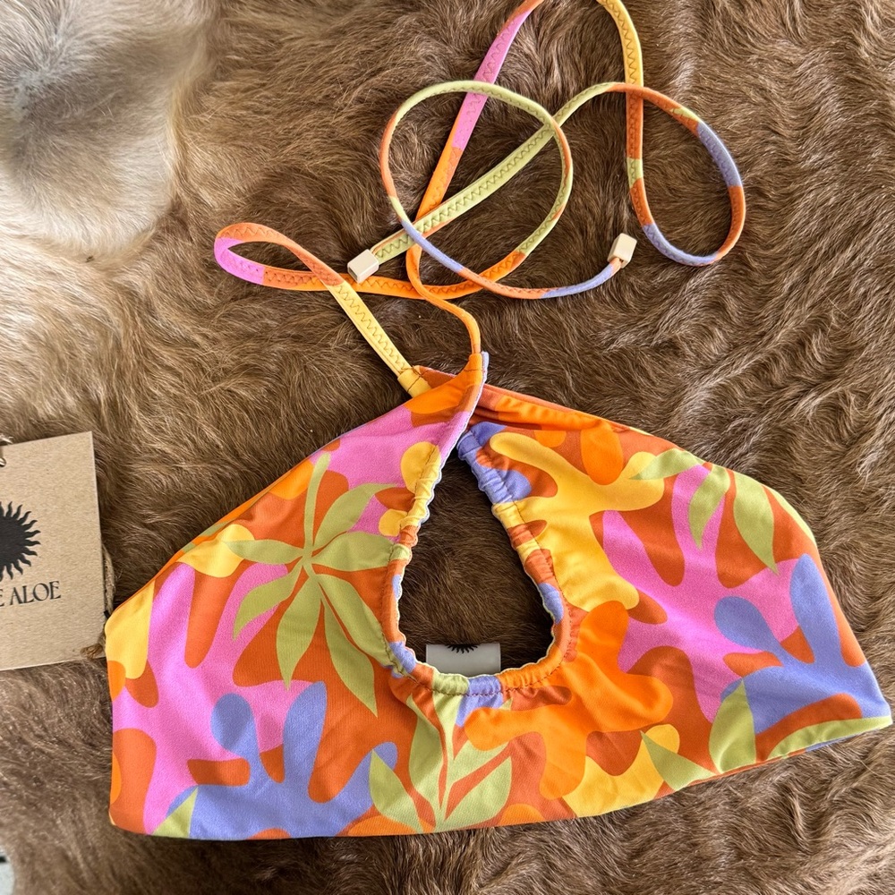 Aloe & Aloe Shave Ice Reversible Keyhole Bikini Top Size S NWT